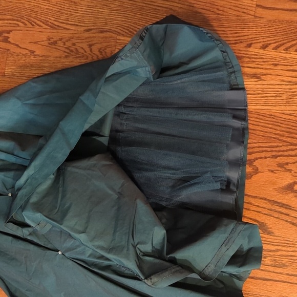 BCBGMaxazria Fairycore fit /flare green Satin dress tulle/beads NWT Sz 2 - Picture 4 of 10